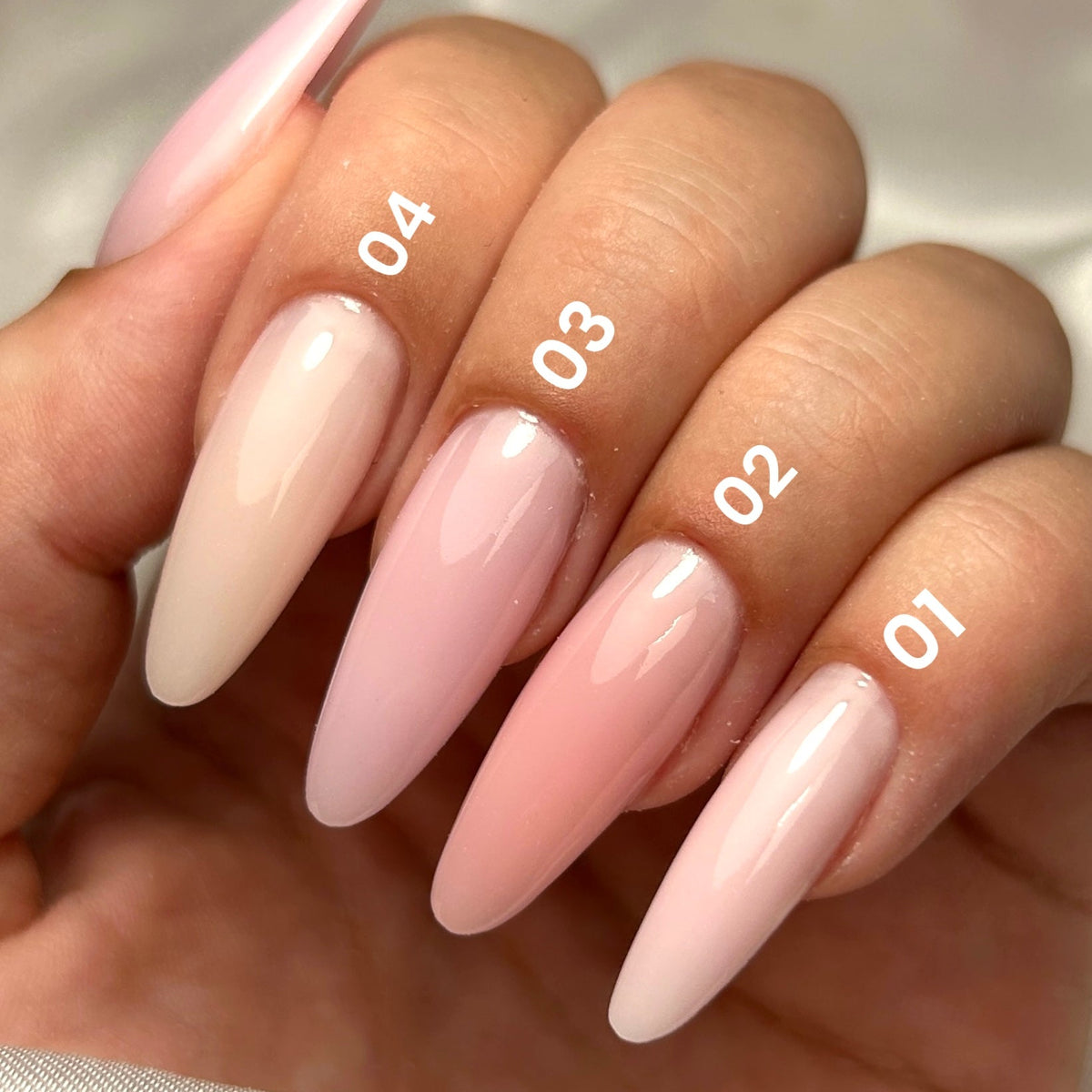 nagels met acryl-gel